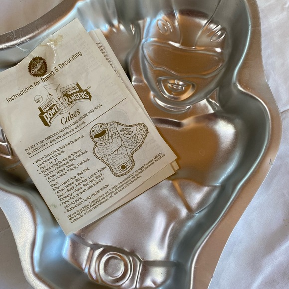 Power Rangers Cake Pan 1994 - Picture 3 of 6